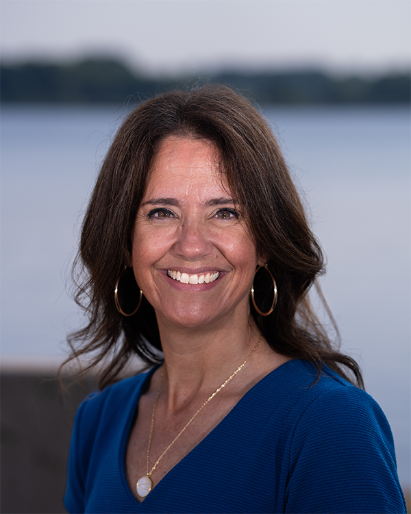 Portrait photo of Jenna Bessette